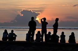 印尼巴厘岛多地停电，疑似海底电缆发生故障