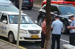 报废一年多的教练车上路行驶？女司机称“驾校倒闭用车抵债”，长沙交警：吊销驾照罚款