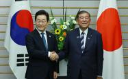 韩日领导人发表联合新闻公报，强调稳步推进双边关系