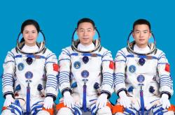 神十九飞船已撤离空间站，计划于今日中午返回东风着陆场