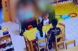 多名幼师殴打女童被行拘后续，盘锦教育局工作人员：该局将专项整治全市幼儿园