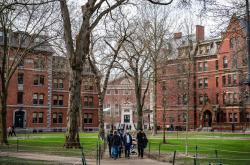 美国政府暂停哈佛大学招收国际学生资格
