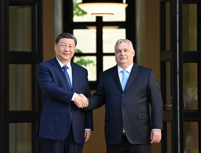  *** 致电祝贺默茨当选德国联邦总理 第1张